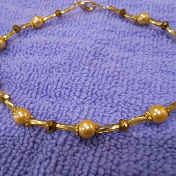 Women's new, handmade, gold beaded anklet. - Picture 1 of 6